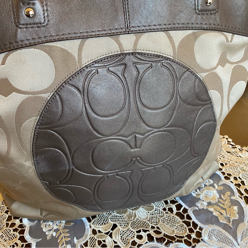 Coach monogram tote - Picture 3 of 11